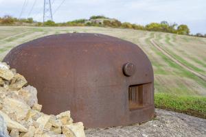 Ligne Maginot - BOVENBERG - BCA2 - (Casemate d'artillerie) - Cloche GFM
Le bloc 3 de l'ouvrage du Bovenberg est visible à l'arrière-plan