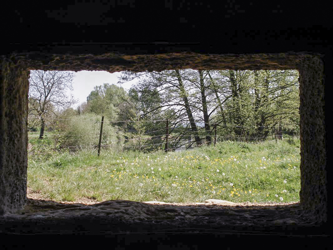 Ligne Maginot - A95 - TETAIGNE A - (Blockhaus lourd type STG / STG-FCR - Double) - Vue sud-est vers le pont (DMP)