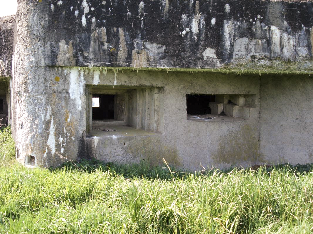 Ligne Maginot - A92 - PRIX DU LOUP - (Blockhaus lourd type STG / STG-FCR - Double) - Les créneaux face est