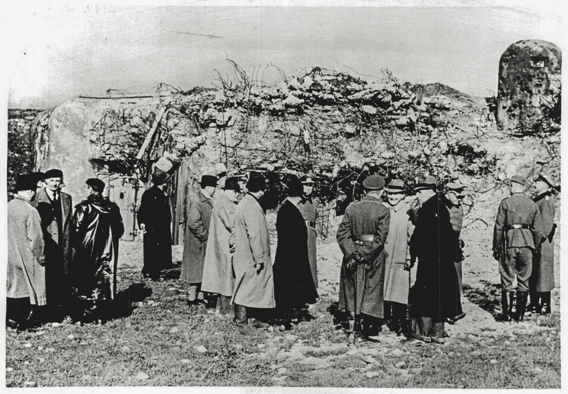 Ligne Maginot - BAMBESCH - A35 - (Ouvrage d'infanterie) - Le bloc 2 après les combats
Photo de presse