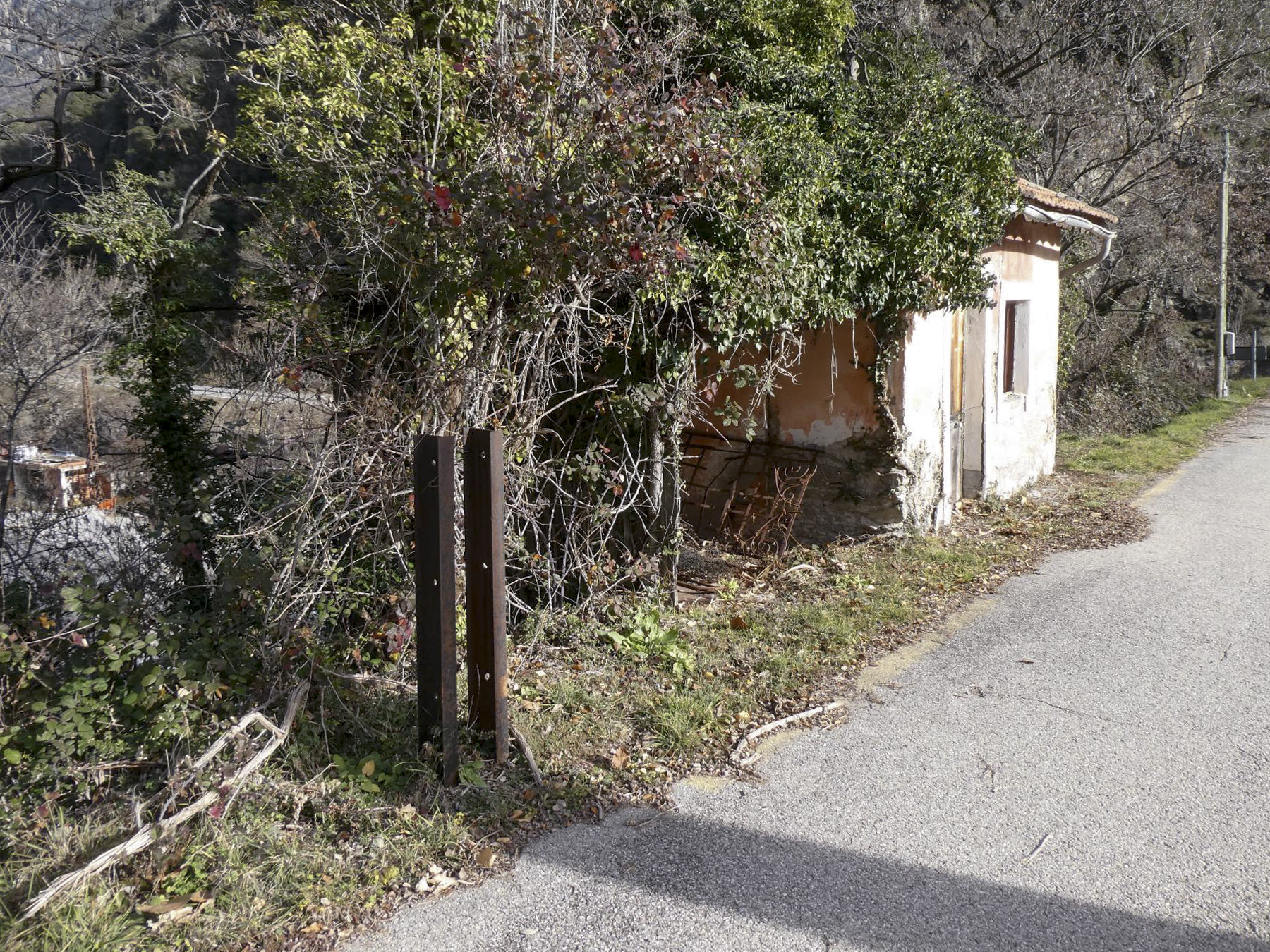 Ligne Maginot - LE COLLET 1 - (Blockhaus de type indéterminé) - Environnement
Ancienne douane sur le pont de Paule