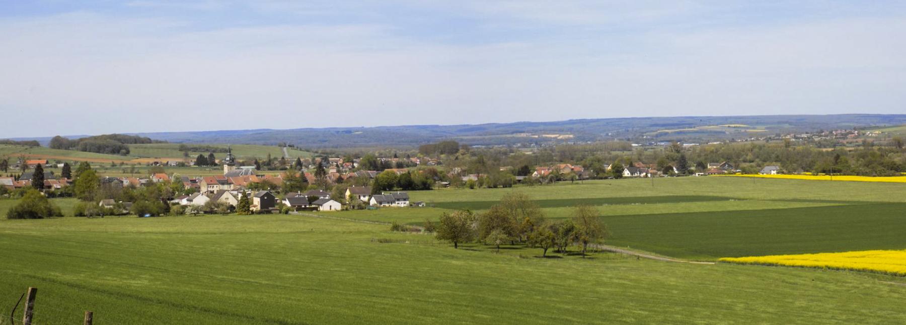 Ligne Maginot - 11C - VALMONT - (Blockhaus pour arme infanterie) - Vue vers le nord et nord-est, Autrecourt et Pourron