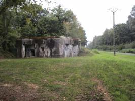 Ligne Maginot - A36 - FORT JEAN DIOT - (Casemate d'infanterie - double) - Blockhaus situé dans son environnement.