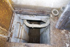 Ligne Maginot - MOLVANGE - A9 - (Ouvrage d'artillerie) - Entrée des hommes
Accès à l'étage inférieur depuis la chambre de tir