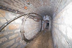 Ligne Maginot - MOLVANGE - A9 - (Ouvrage d'artillerie) - L'égout avec arrivée des cables