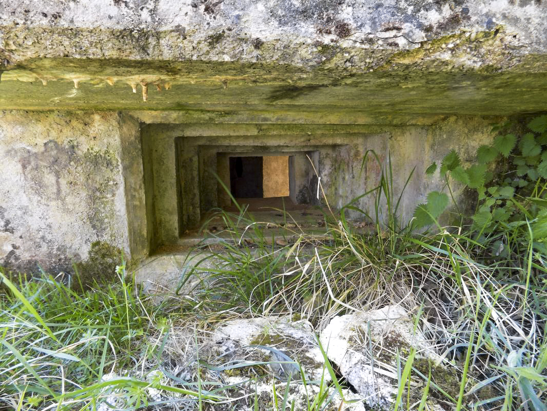 Ligne Maginot - 13C - MONT DE BRUNE SUD - (Blockhaus pour arme infanterie) - Face gauche, créneau Hotchkiss