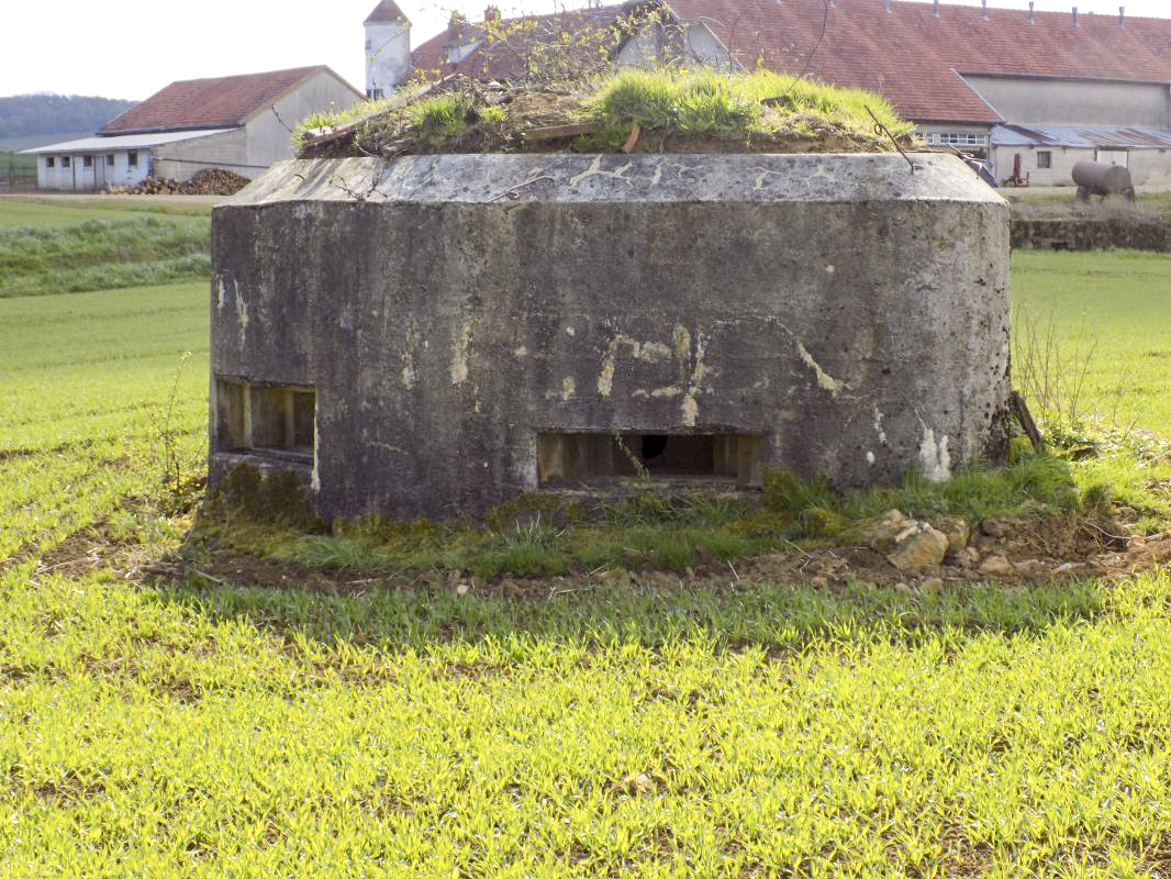 Ligne Maginot - 15C - FOND D'YVAUX EST - (Blockhaus pour arme infanterie) - Face frontale (gauche)