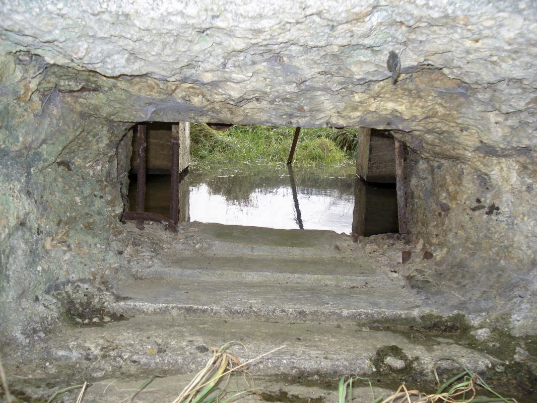 Ligne Maginot - 21BIS - MAIRY NORD - (Blockhaus pour canon) - Crénaux anti-char