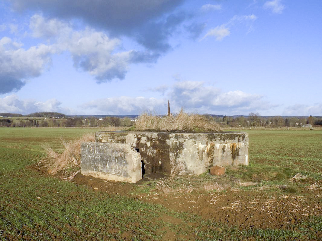 Ligne Maginot - 22BIS - BREVILLY NORD-OUEST - (Blockhaus pour arme infanterie) - L'arrière et face droite