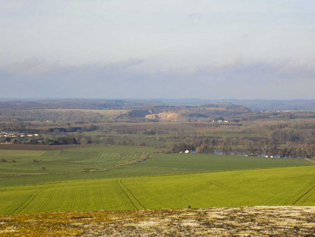 Ligne Maginot - 22D - LES MAPAILLES NORD - (Blockhaus pour arme infanterie) - Vue vers le nord, vallée de la Chiers à l'arrière plan