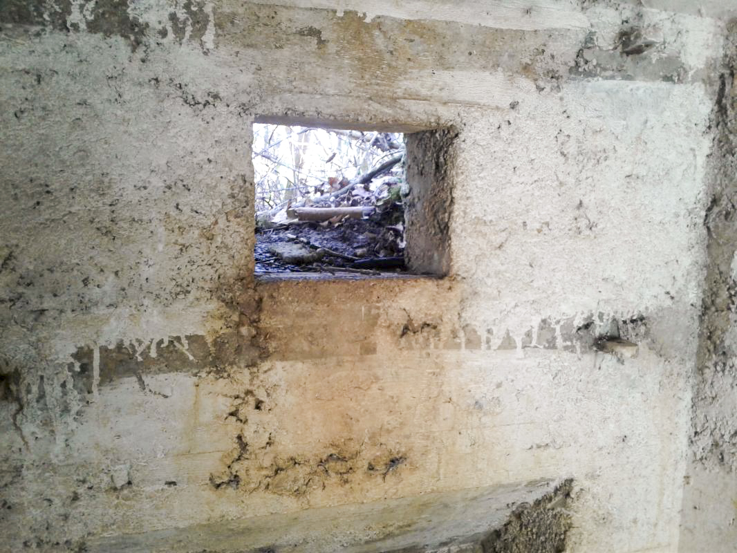 Ligne Maginot - 26B - BOIS DE LA MANSEAU - (Blockhaus pour arme infanterie) - Créneau de droite pour mitrailleuse