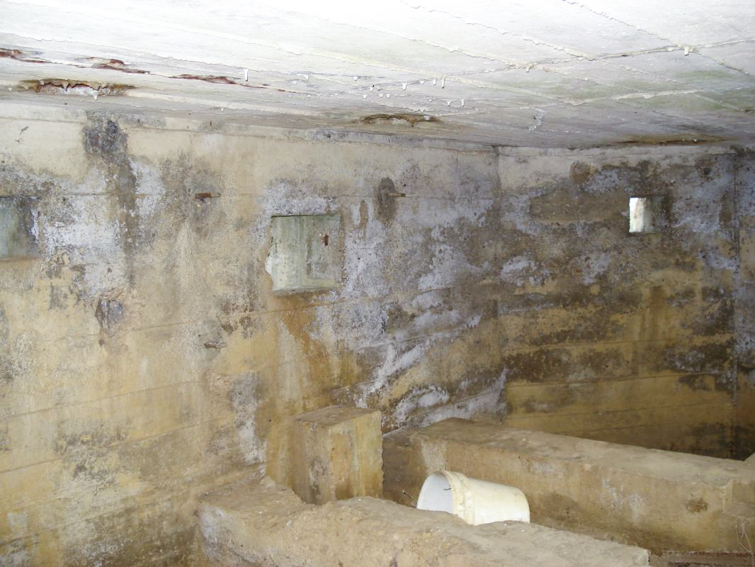 Ligne Maginot - 26E - COTE DE MOREFOSSE - (Blockhaus pour canon) - L’intérieur à droite