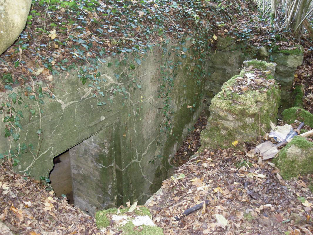 Ligne Maginot - 76 - LE MAMELON OUEST - (Blockhaus pour arme infanterie) - L'entrée.