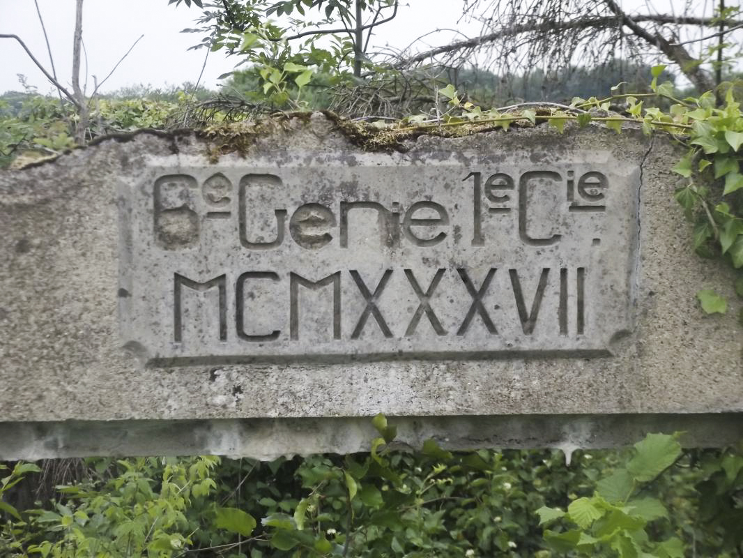 Ligne Maginot - BOIS LE SART - (Casernement) - Gros plan sur le cartouche 