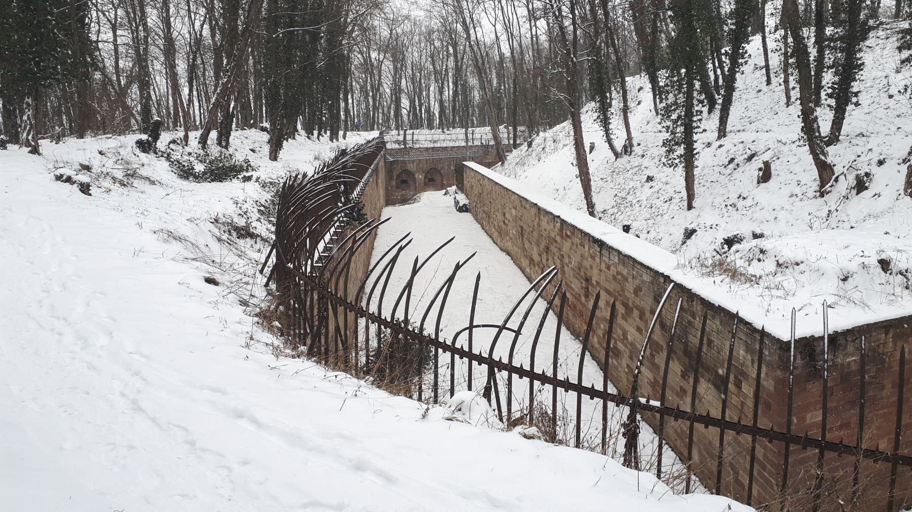 Ligne Maginot - FORT DUCROT - (PC de Secteur) - Fossé du flanc gauche