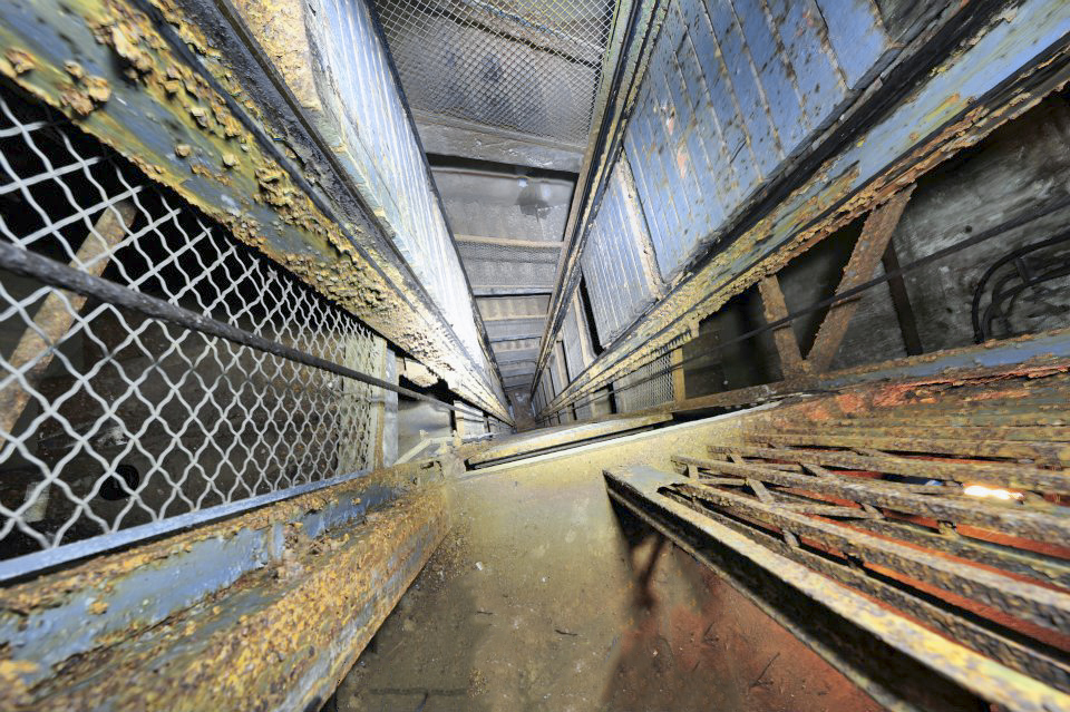 Ligne Maginot - MOLVANGE - A9 - (Ouvrage d'artillerie) - Entrée hommes
Le cage du monte-charges