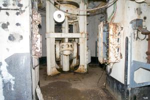 Ligne Maginot - MOLVANGE - A9 - (Ouvrage d'artillerie) - Bloc 8
L'étage inférieur de la tourelle