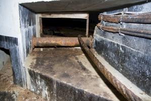 Ligne Maginot - MOLVANGE - A9 - (Ouvrage d'artillerie) - Plan incliné de l'entrée munitions
Treuil principal.