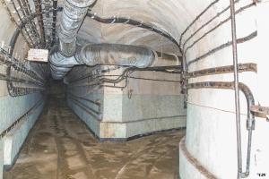 Ligne Maginot - MOLVANGE - A9 - (Ouvrage d'artillerie) - L'usine
La bifurcation de la galerie qui mène à l'entrée hommes et à droite vers l'usine