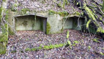 Ligne Maginot - MOLVANGE - A9 - (Ouvrage d'artillerie) - Les niches pour le stockage des mines sur le parvis de l'entrée munitions