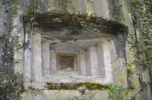 Ligne Maginot - BLOCHMONT EST - (Blockhaus pour arme infanterie) - Créneau Mitrailleuse