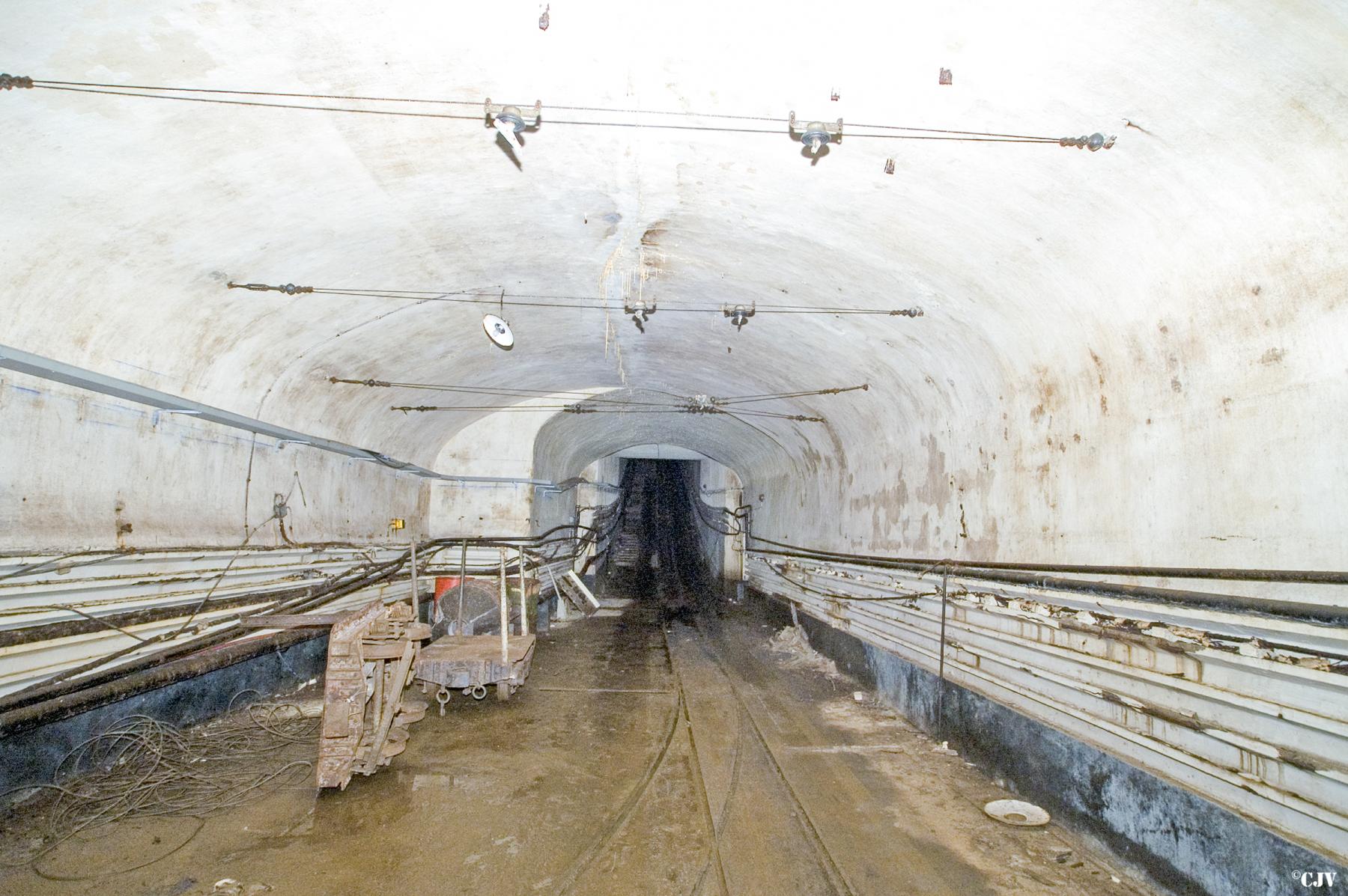 Ligne Maginot - MOLVANGE - A9 - (Ouvrage d'artillerie) - Gare A en dessous du plan incliné