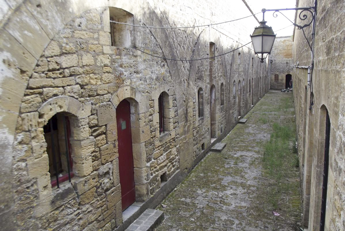 Ligne Maginot - CITADELLE (Camp de sureté) - Casernement de type Séré de Rivières