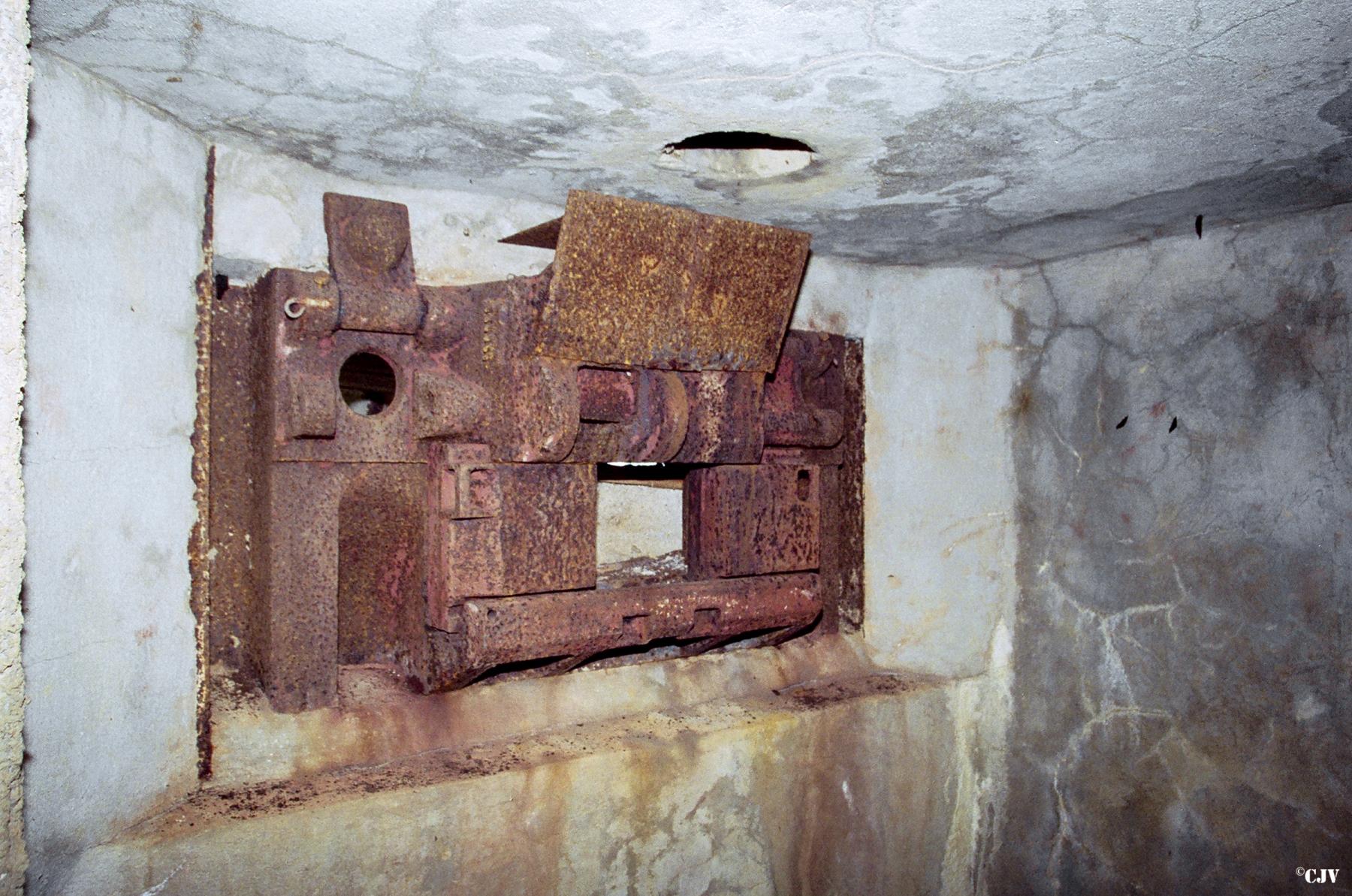 Ligne Maginot - MY9 - (Blockhaus lourd type STG / STG-FCR - Simple) - Créneau d'observation