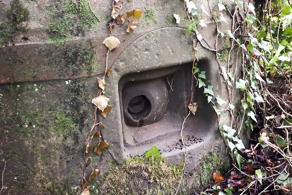 Ligne Maginot - VELOSNES - (Ouvrage d'artillerie) - Bloc 3
Cloche GFM
Détail d'une rotule d'embrasure type B