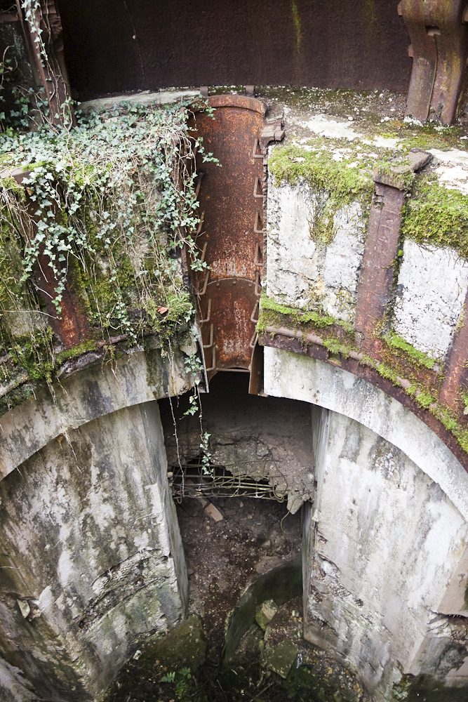 Ligne Maginot - VELOSNES - (Ouvrage d'artillerie) - Bloc 5
Trou de visite de l'avant-cuirasse 