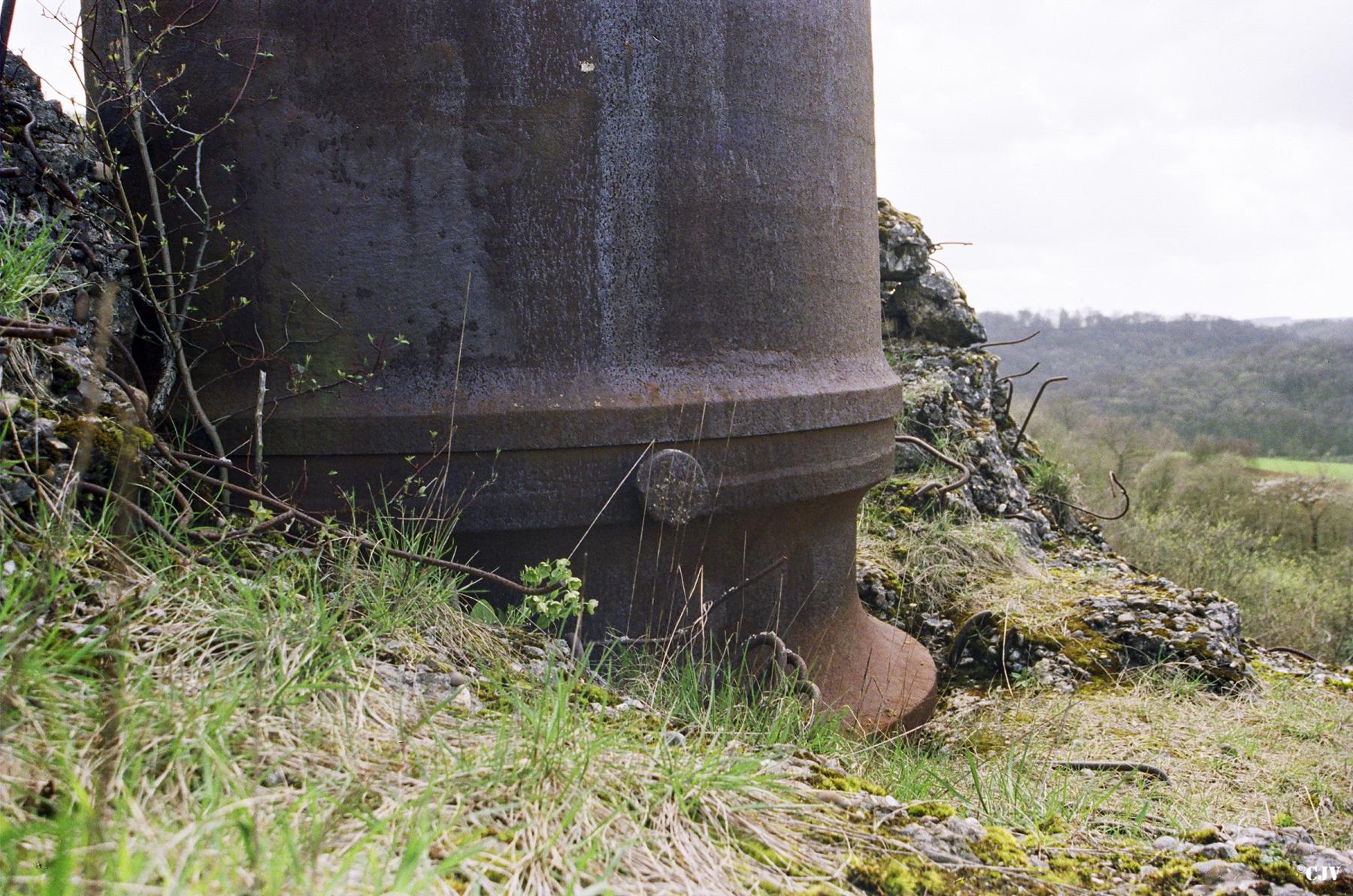 Ligne Maginot - VELOSNES - (Ouvrage d'artillerie) - Bloc 6
Entrée mixte
La tentative de récupération avortée sur la cloche GFM de gauche