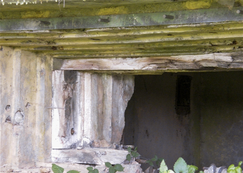 Ligne Maginot - MB18 - (Blockhaus pour canon) - Créneau avec le coffrage toujours en place