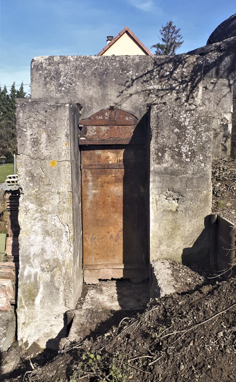 Ligne Maginot - B22 - ECLUSE 66 SUD - (Blockhaus pour arme infanterie) - L'entrée coté droit