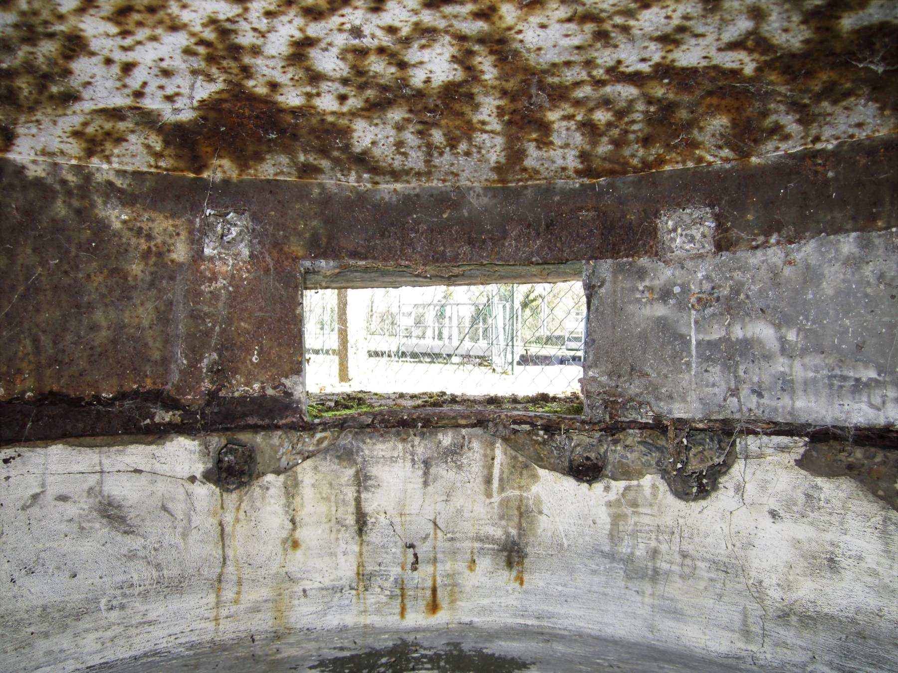 Ligne Maginot - B22 - ECLUSE 66 SUD - (Blockhaus pour arme infanterie) - Le créneau pour mitrailleuse