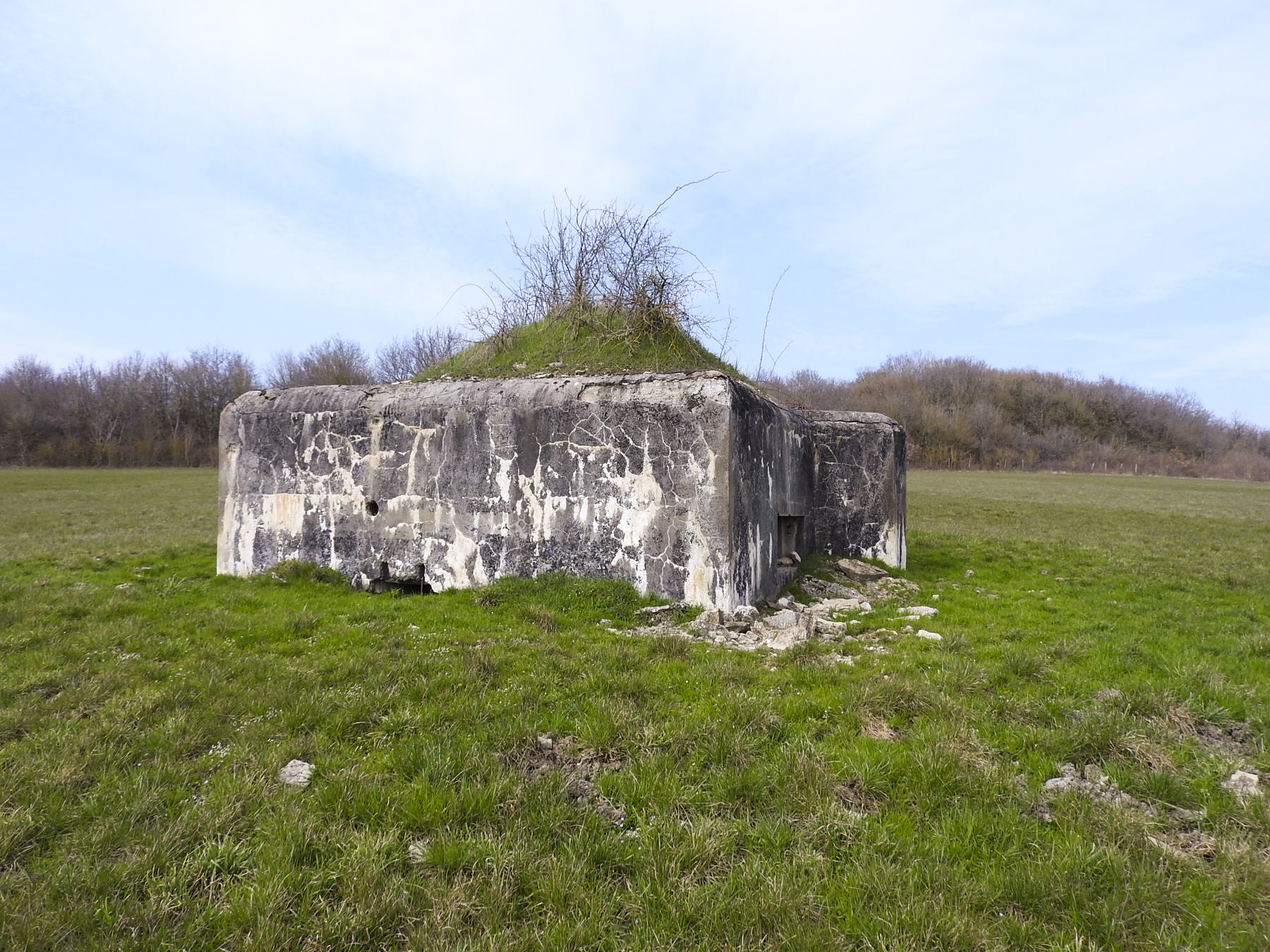 Ligne Maginot - AB27-B - (Blockhaus pour arme infanterie) - L'entrée est remblayée.