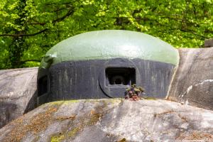 Ligne Maginot - SCHOENENBOURG - (Ouvrage d'artillerie) - Entrée des hommes
L'une des deux cloches GFM