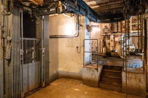 Ligne Maginot - SCHOENENBOURG - (Ouvrage d'artillerie) - Bloc 4
Etage intermédiaire avec le monte-charge à gauche