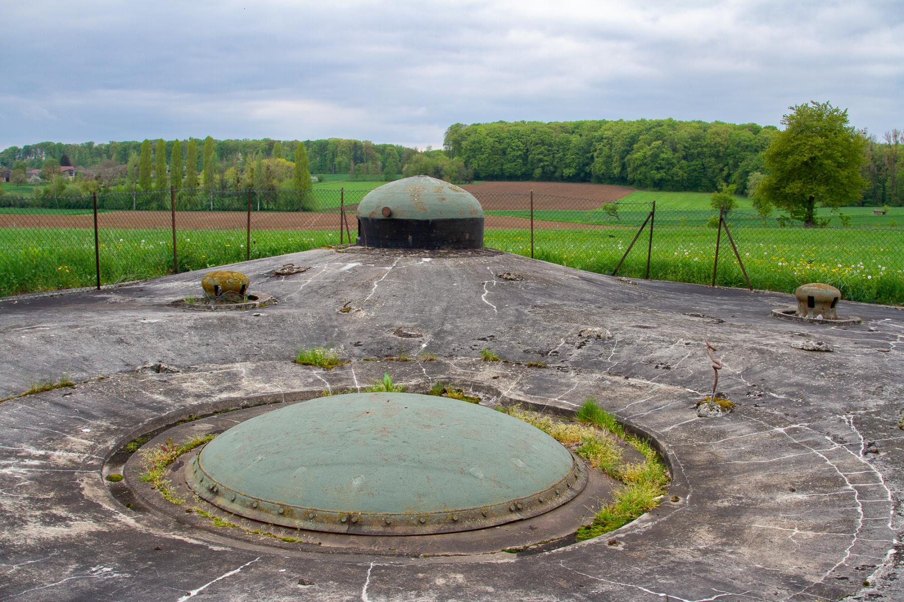 Ligne Maginot - SCHOENENBOURG - (Ouvrage d'artillerie) - Bloc 5
Tourelle de 81 et cloche GFM