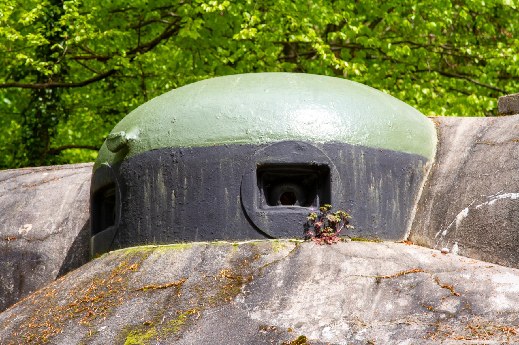 Ligne Maginot - SCHOENENBOURG - (Ouvrage d'artillerie) - Entrée des hommes
L'une des deux cloches GFM