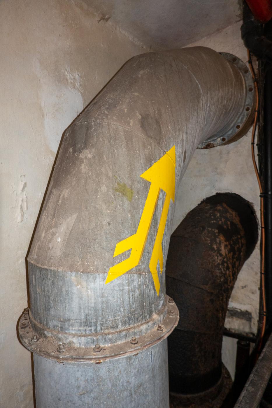 Ligne Maginot - SCHOENENBOURG - (Ouvrage d'artillerie) - Entrée des hommes
Gaines d'aération dans le puits du bloc