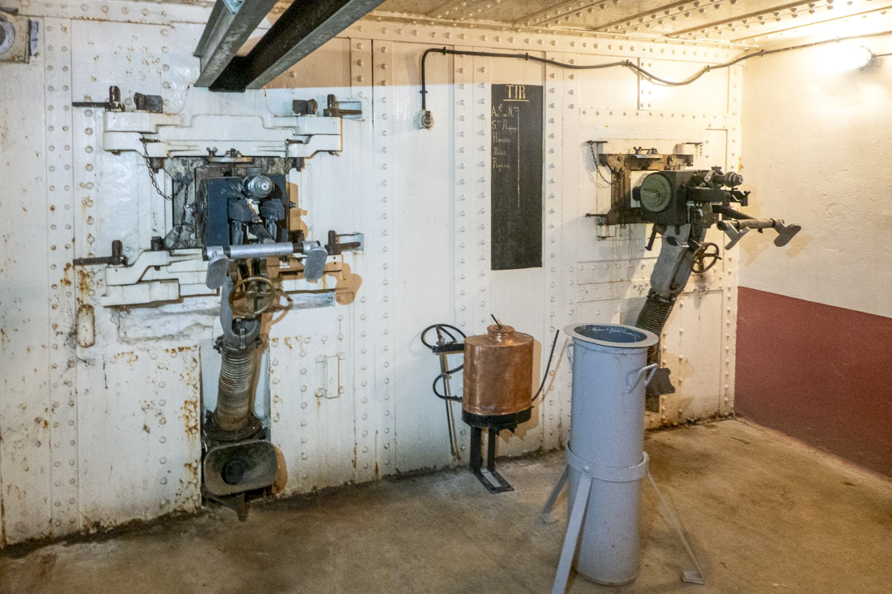 Ligne Maginot - SCHOENENBOURG - (Ouvrage d'artillerie) - Bloc 1
Chambre de tir pour deux JM et un AC47