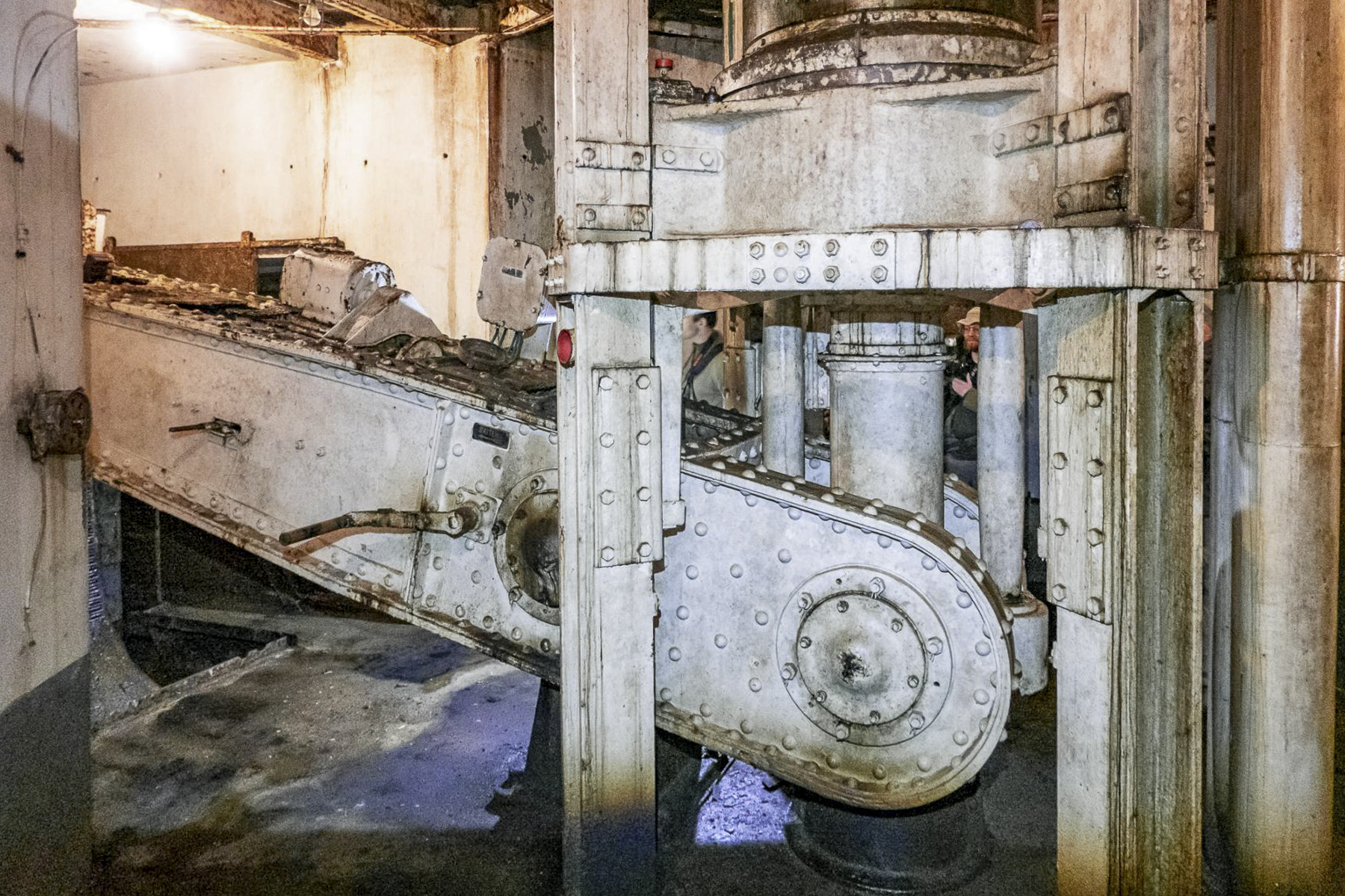 Ligne Maginot - SCHOENENBOURG - (Ouvrage d'artillerie) - Bloc 4
Etage inférieur de la tourelle de 75 et son contrepoids