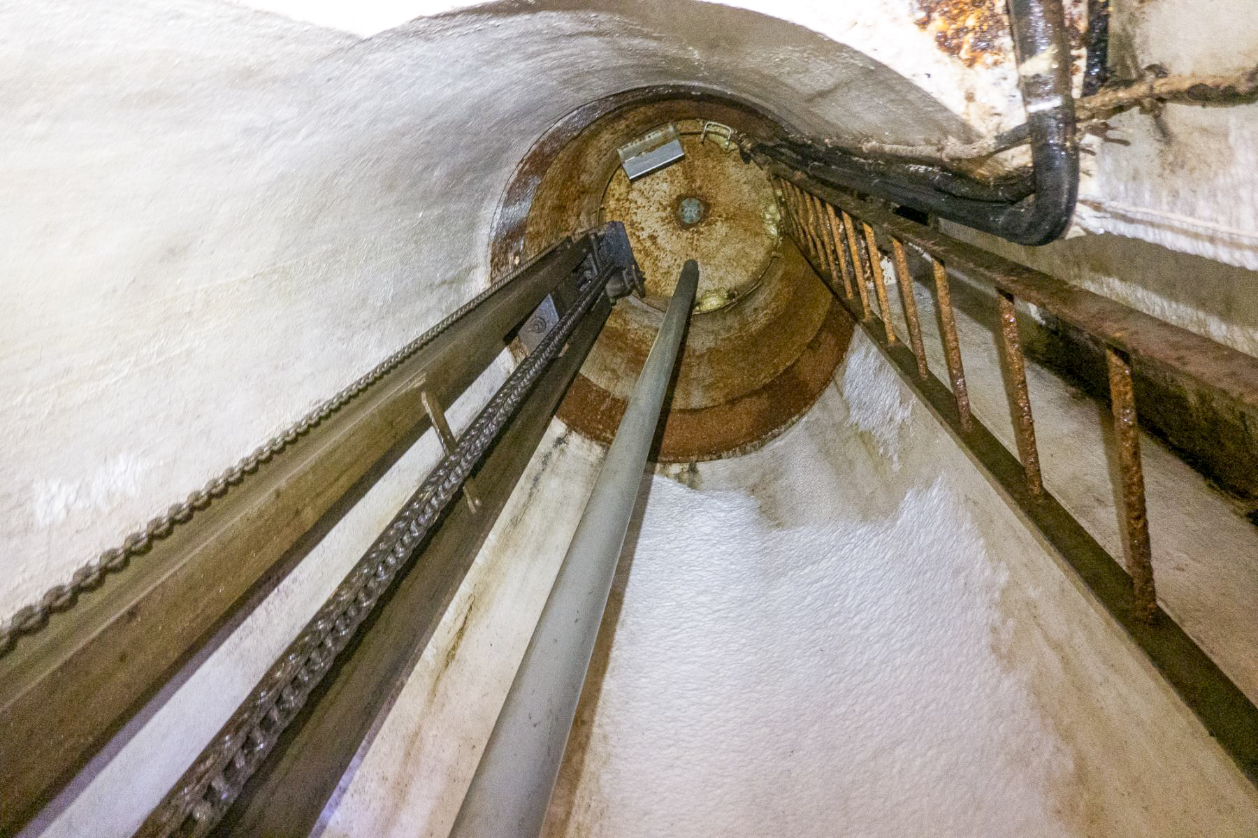Ligne Maginot - SCHOENENBOURG - (Ouvrage d'artillerie) - Bloc 4
Intérieur de la cloche Obs
