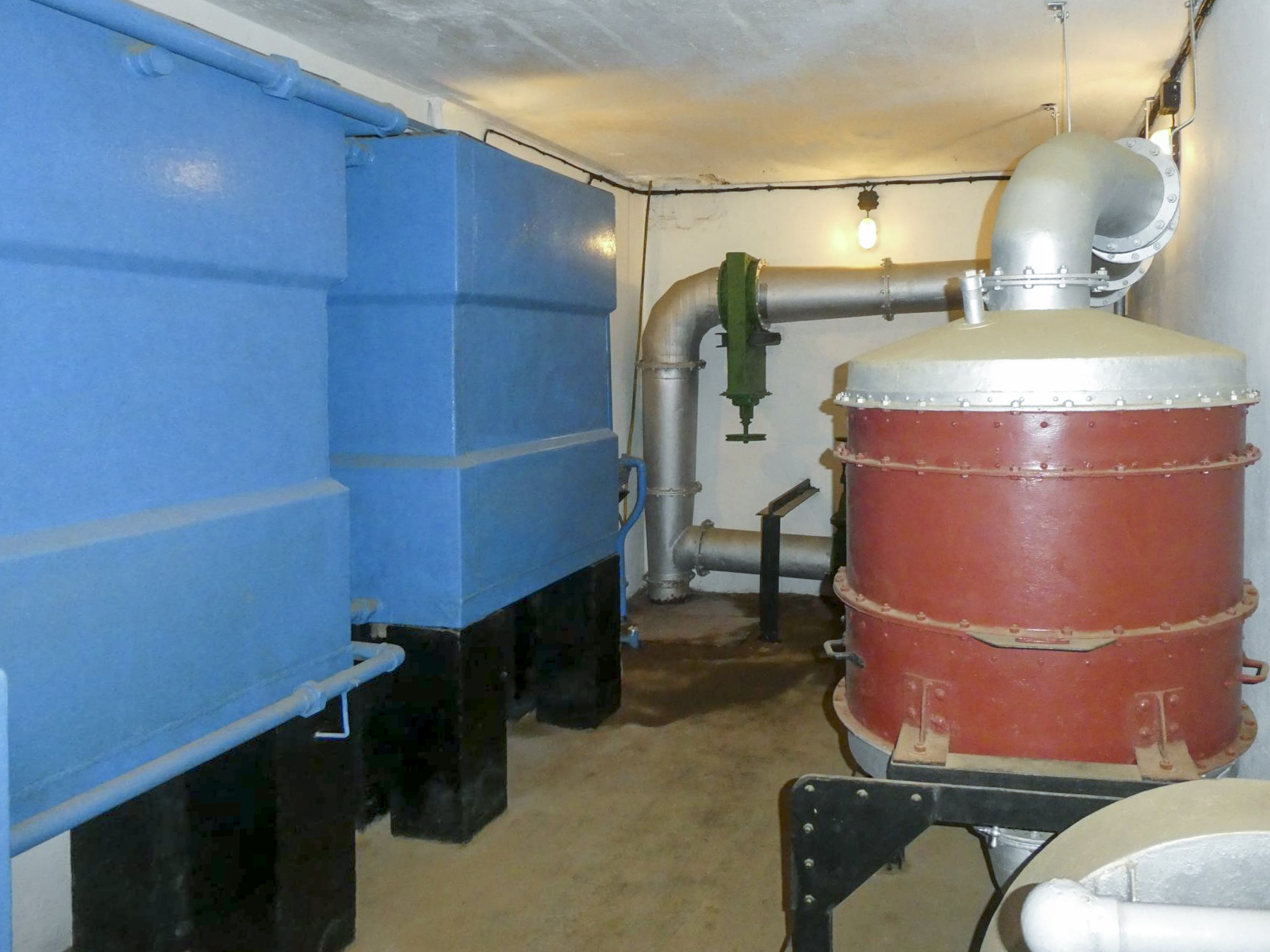 Ligne Maginot - SCHOENENBOURG - (Ouvrage d'artillerie) - Bloc 3
Salle des filtres et réserve d'eau