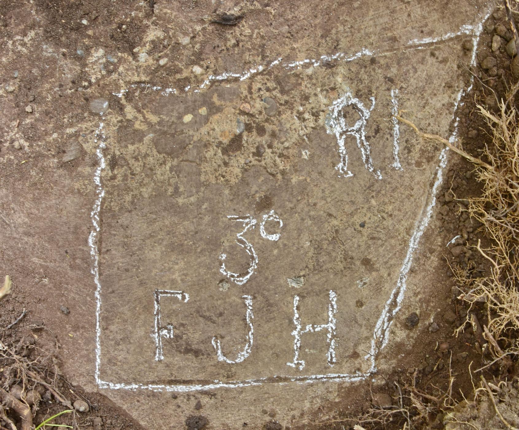 Ligne Maginot - BATTENHEIM ECLUSE 44 NORD 2 - (Cuve pour canon) - Inscriptions RI 3° FJH