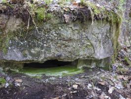 Ligne Maginot - RENDEZ VOUS DE CHASSE 2 - (Blockhaus pour arme infanterie) - Des traces de tir au niveau de l'embrasure.