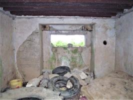 Ligne Maginot - BOIS DE HOFFEN 1 - (Blockhaus pour canon) - Créneau de la pièce antichar avec les
réservations prévues pour la pose d'une trémie