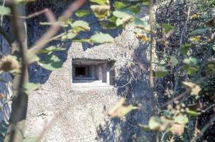 Ligne Maginot - ACA1 - TETING - (Casemate d'artillerie) - Le créneau de défense rapproché