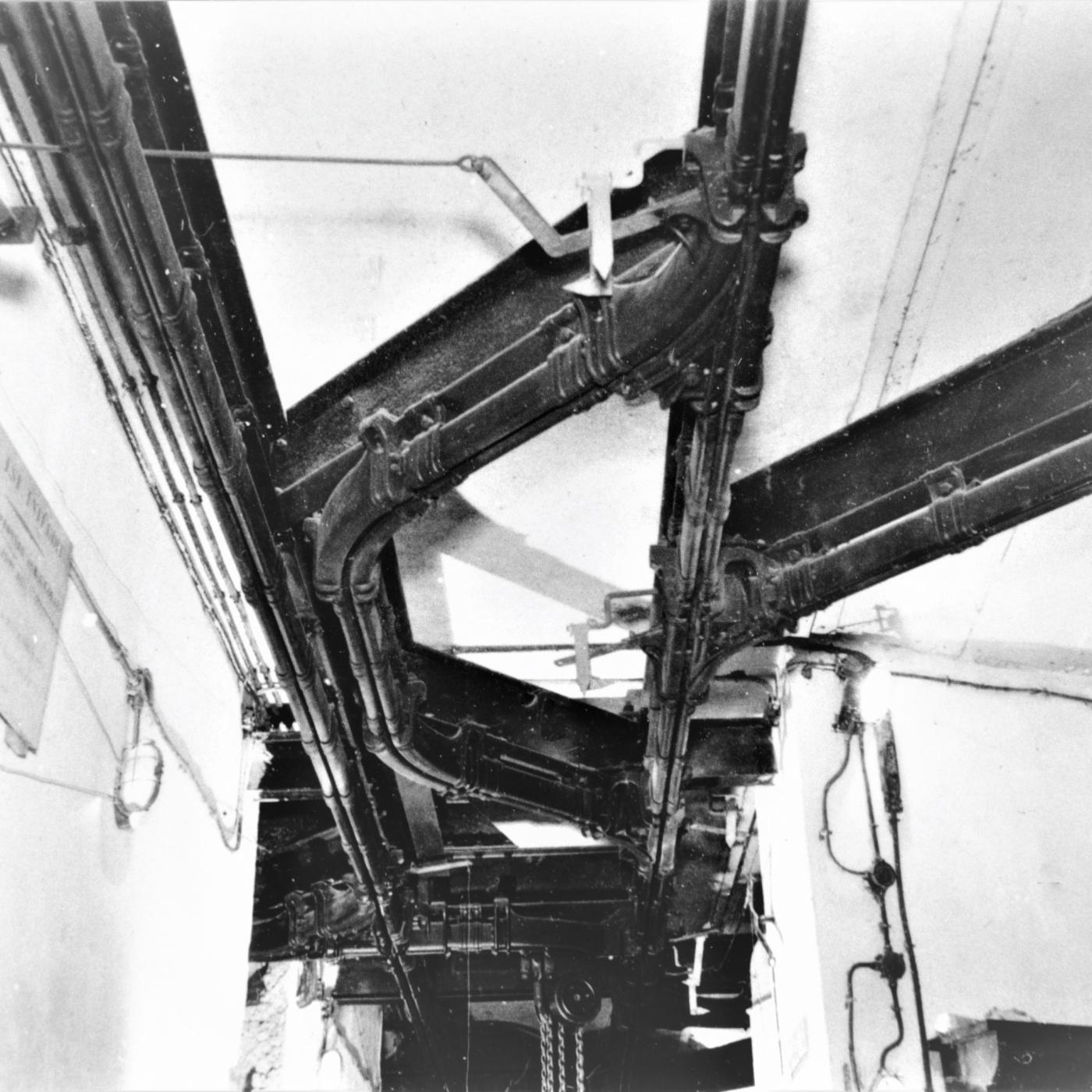 Ligne Maginot - FERMONT - A2 - (Ouvrage d'artillerie) - Bloc 4
Le monorail aérien Tourtelier pour le transport des munitions
Système d'aiguillage