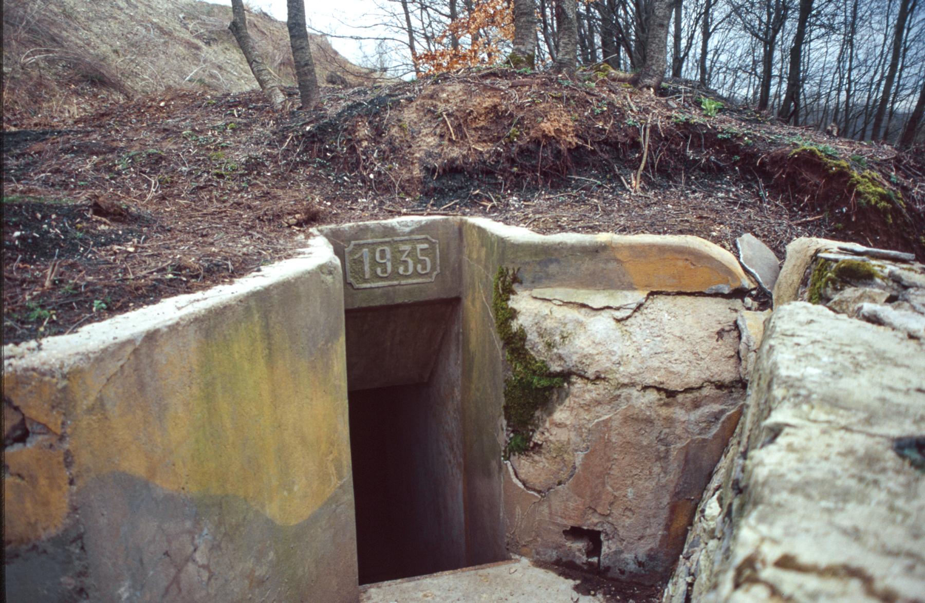 Ligne Maginot - AB7 - (Blockhaus pour canon) - Vers l'entrée